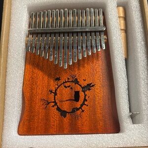 Kalimba Thumb Piano 17 Keys Mahogany Wood Portable Finger Piano for Kids /Adult